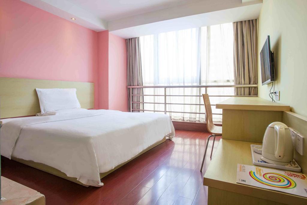 7Days Inn Guangzhou Panyu Chimlong South Railway Station Room photo